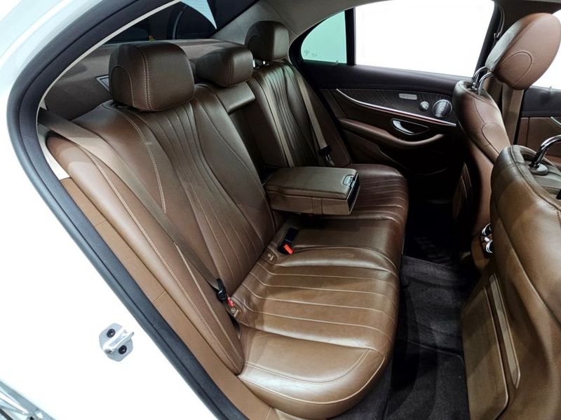 2020 Mercedes-Benz E-Class E300 4MATIC Exclusive photo 11