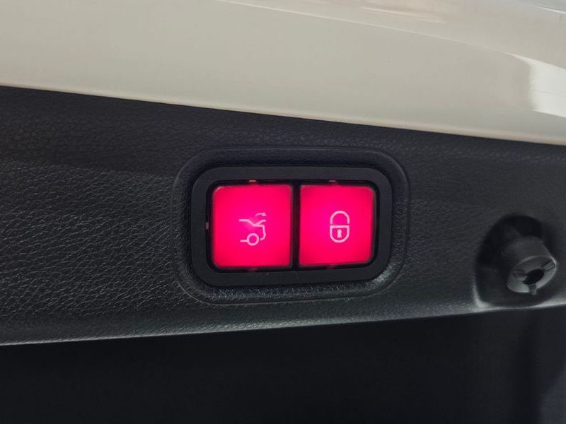 2020 Mercedes-Benz E-Class E300 4MATIC Exclusive photo 15