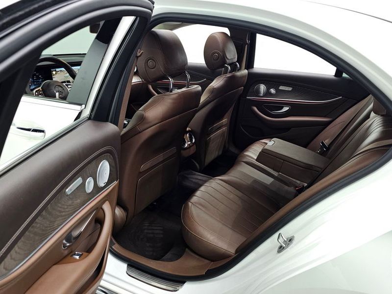 2020 Mercedes-Benz E-Class E300 4MATIC Exclusive photo 18
