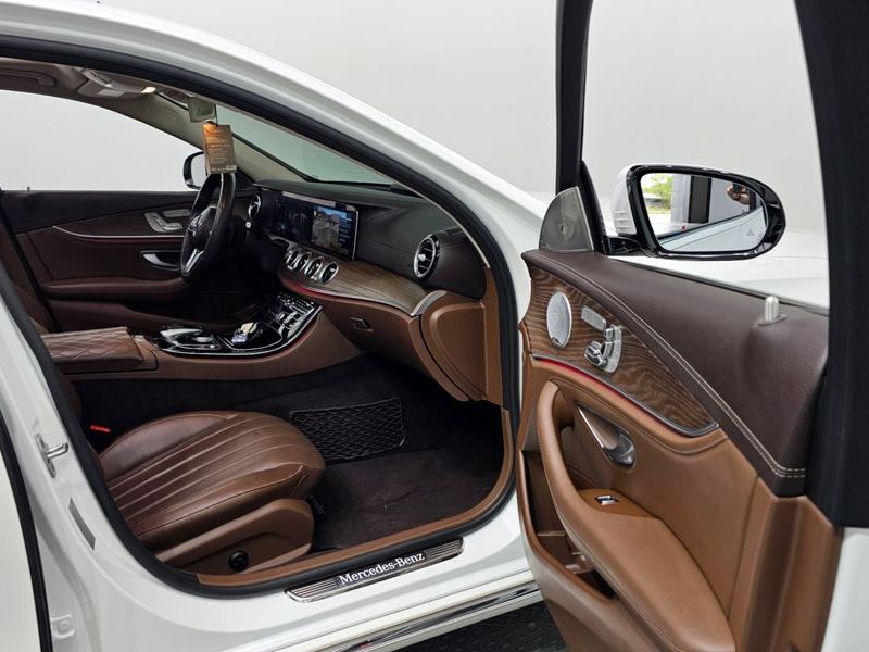 2020 Mercedes-Benz E-Class E300 4MATIC Exclusive photo 26