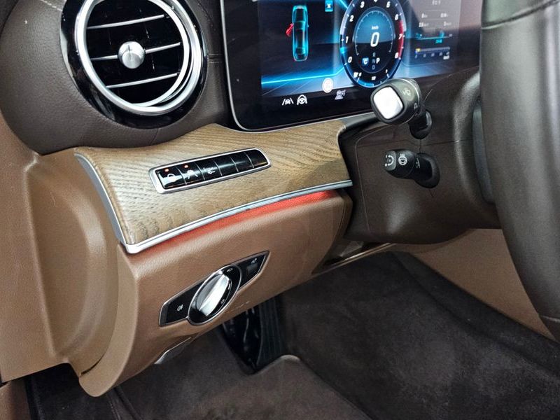 2020 Mercedes-Benz E-Class E300 4MATIC Exclusive photo 27