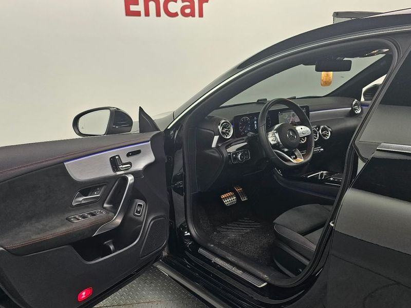 2020 Mercedes-Benz C-Class CLA250 4MATIC photo 10