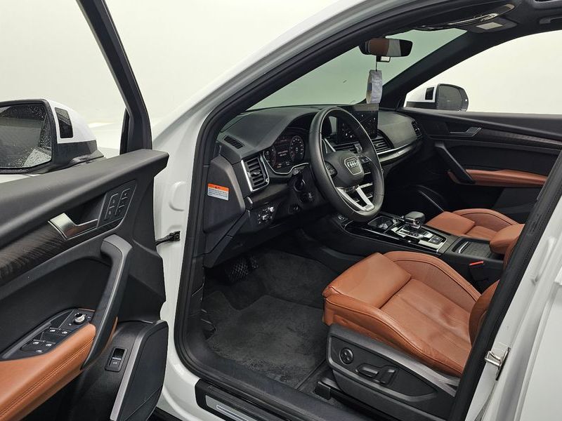 2023 Audi Q5 45 TFSI Quattro Premium photo 10