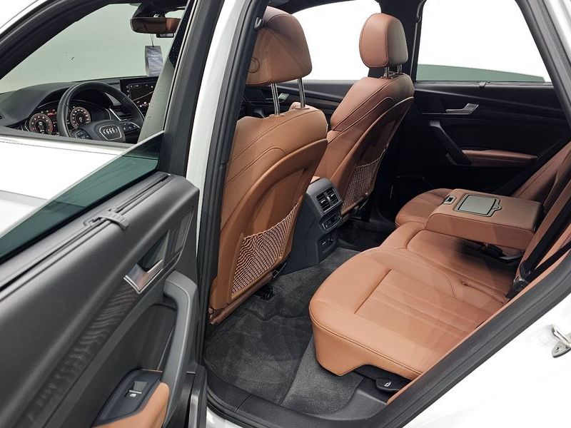 2023 Audi Q5 45 TFSI Quattro Premium photo 11