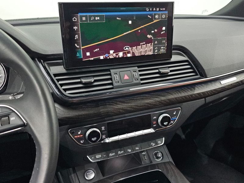 2023 Audi Q5 45 TFSI Quattro Premium photo 14