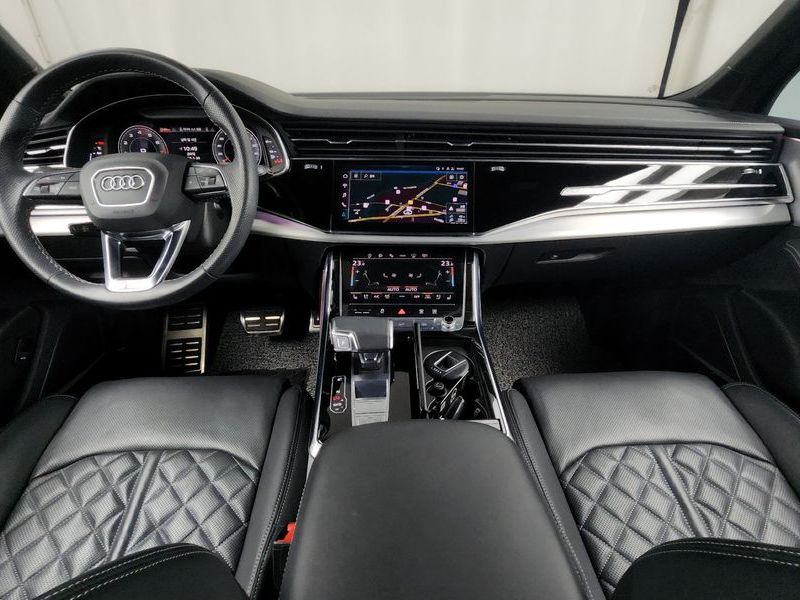2023 Audi Q7 55 TFSI Quattro Premium photo 7