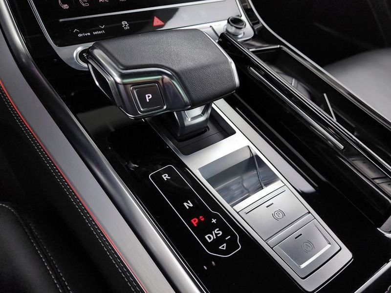 2023 Audi Q7 55 TFSI Quattro Premium photo 9