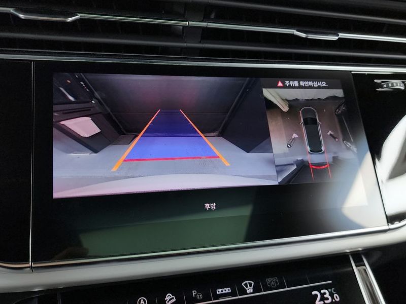 2023 Audi Q7 55 TFSI Quattro Premium photo 15
