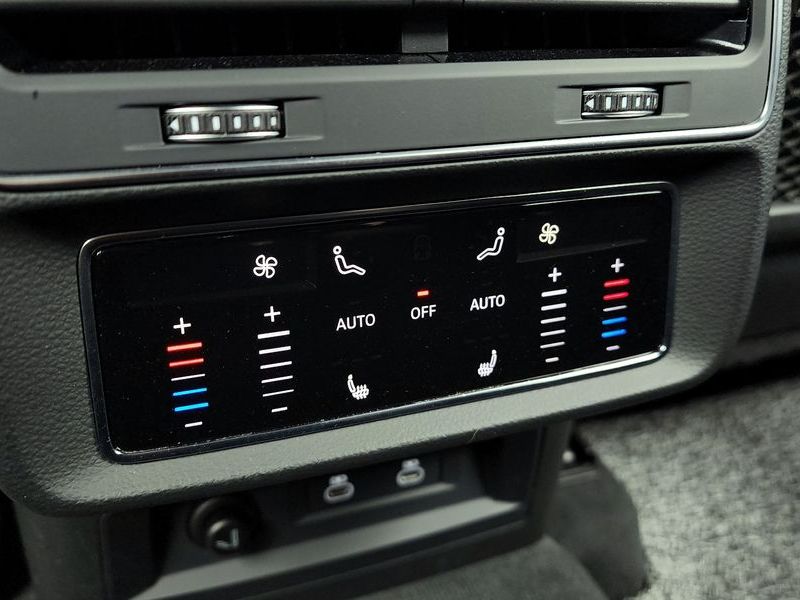 2023 Audi Q7 55 TFSI Quattro Premium photo 19