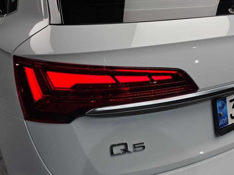2021 Audi Q5 40 TDI Quattro Premium photo 23