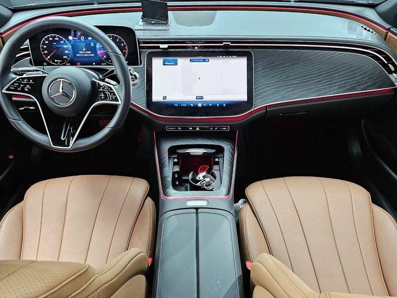 2024 Mercedes-Benz E-Class E200 Avantgarde photo 7