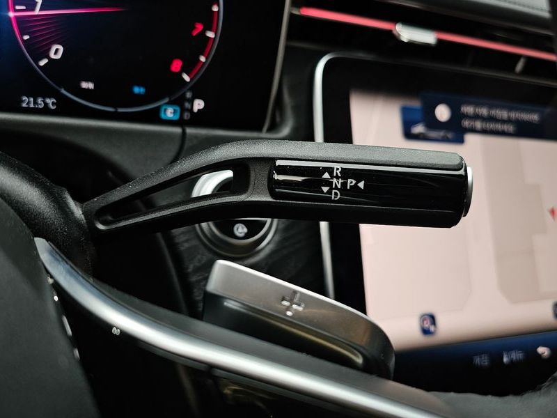 2024 Mercedes-Benz E-Class E200 Avantgarde photo 9