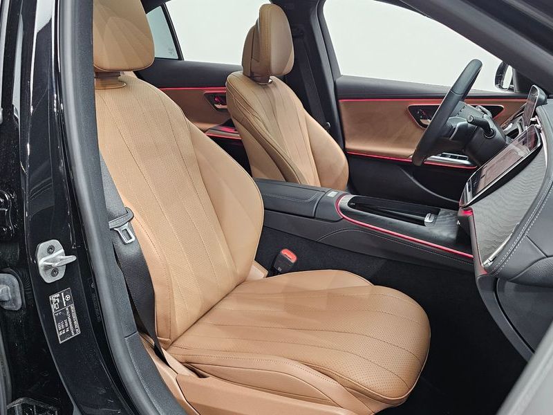 2024 Mercedes-Benz E-Class E200 Avantgarde photo 11