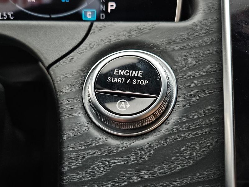 2024 Mercedes-Benz E-Class E200 Avantgarde photo 17