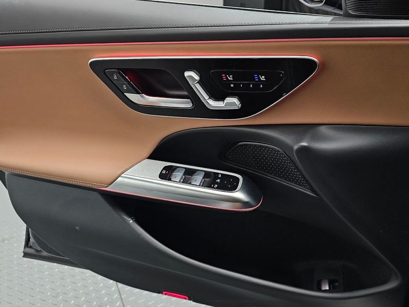 2024 Mercedes-Benz E-Class E200 Avantgarde photo 24