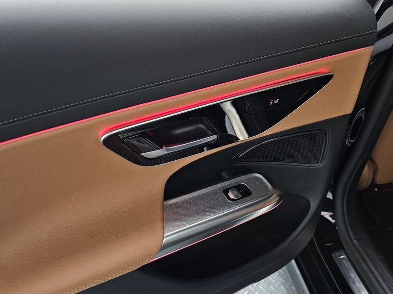 2024 Mercedes-Benz E-Class E200 Avantgarde photo 25