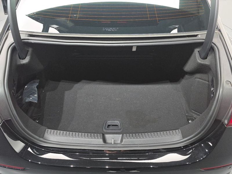 2024 Mercedes-Benz E-Class E200 Avantgarde photo 30