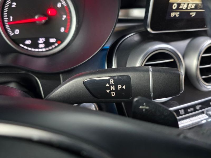 2019 Mercedes-Benz C-Class GCL300 4MATIC Coupe photo 9