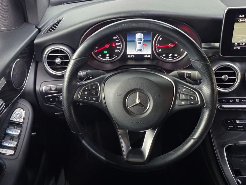 2019 Mercedes-Benz C-Class GCL300 4MATIC Coupe photo 13