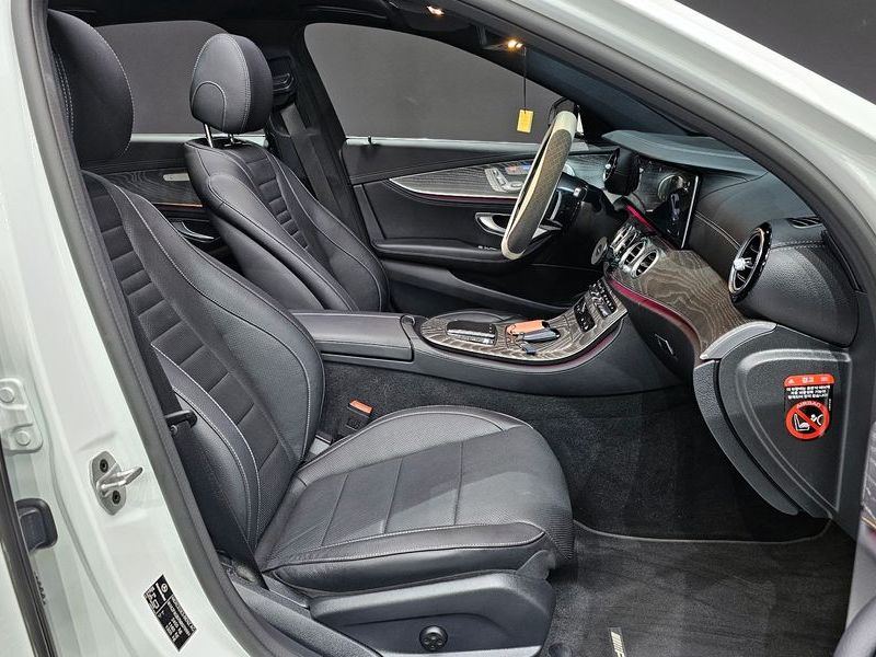 2022 Mercedes-Benz E-Class E350 4MATIC AMG Line photo 12