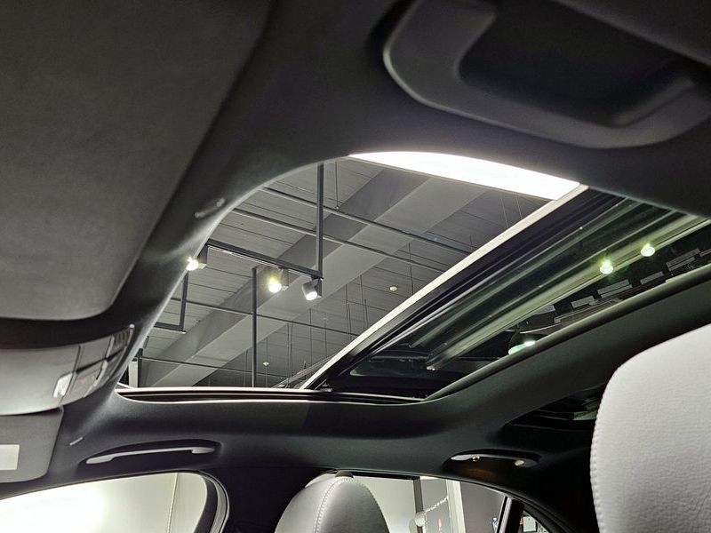 2022 Mercedes-Benz E-Class E350 4MATIC AMG Line photo 18
