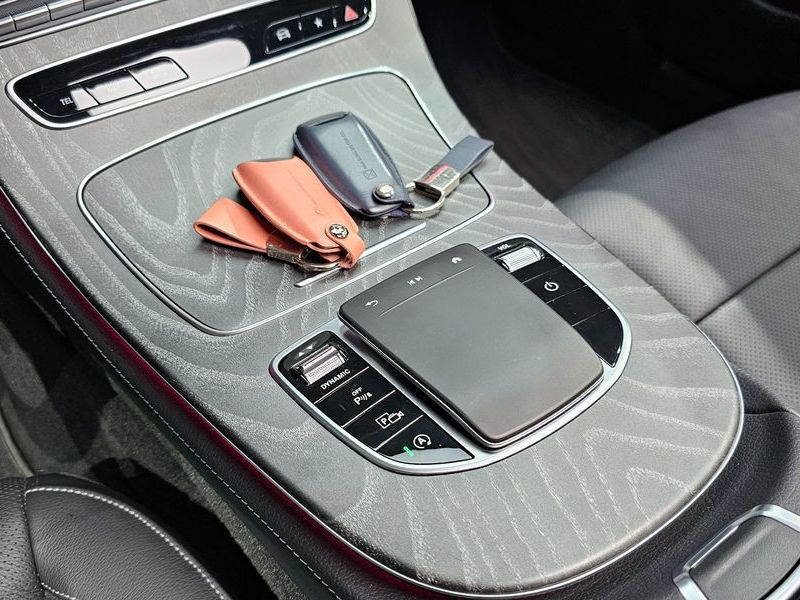 2022 Mercedes-Benz E-Class E350 4MATIC AMG Line photo 28