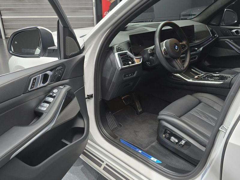 2025 BMW X7 xDrive 40i M Sport 6STR photo 11