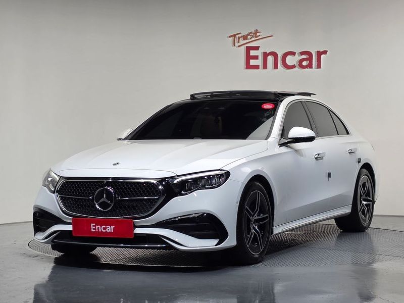 2026 Mercedes-Benz E-Class E200 AMG Line photo 1