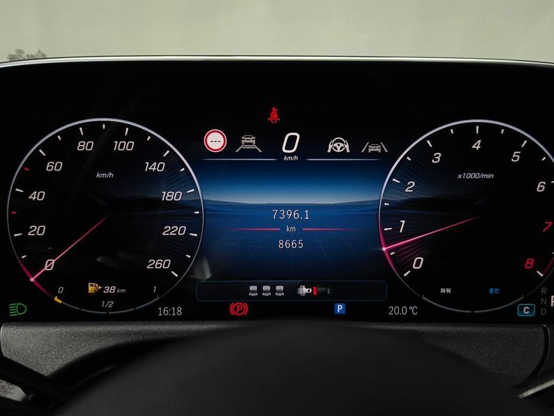 2026 Mercedes-Benz E-Class E200 AMG Line photo 8
