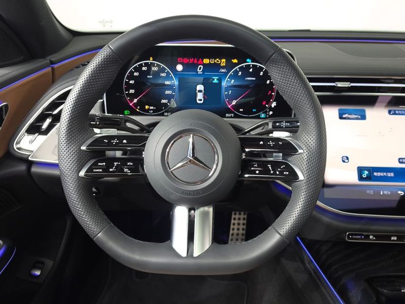 2026 Mercedes-Benz E-Class E200 AMG Line photo 12