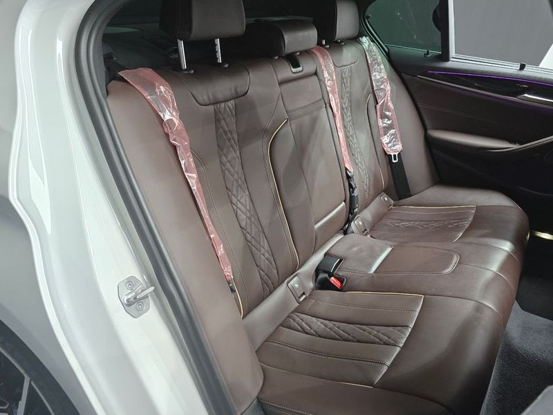 2022 BMW 5 Series 530i xDrive M Sport Package photo 12