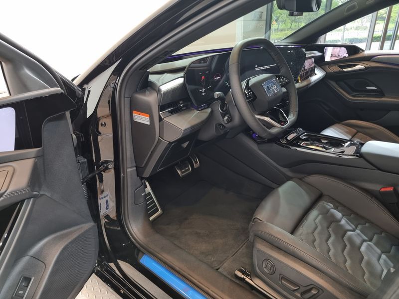 2025 Audi A6 Performance S line photo 7