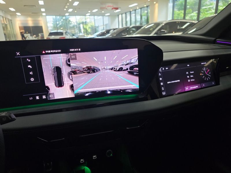 2025 Audi Q6 e-tron Premium Quattro photo 15