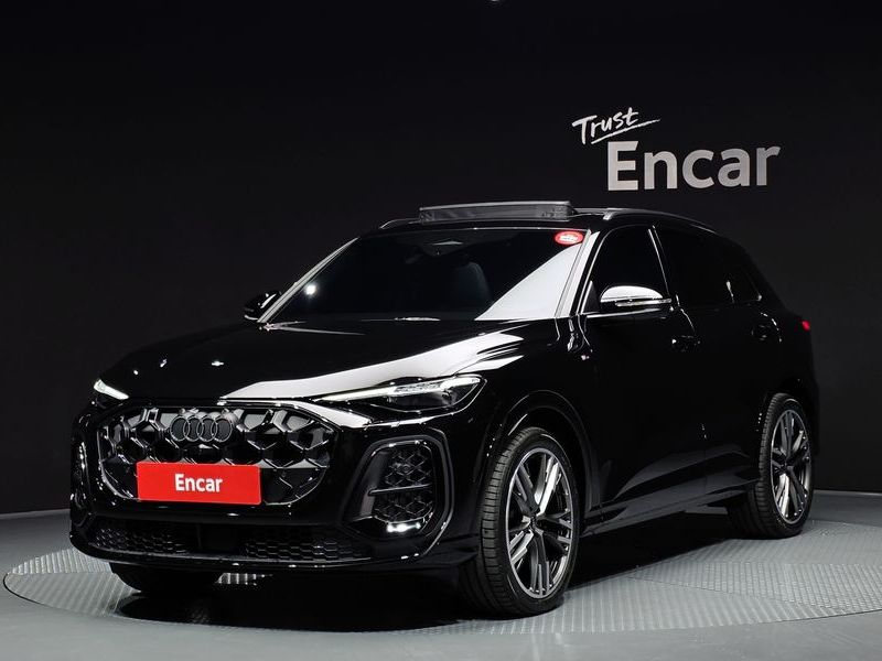 2025 Audi Q5 45 TFSI Quattro S Line Black Ediiton photo 1