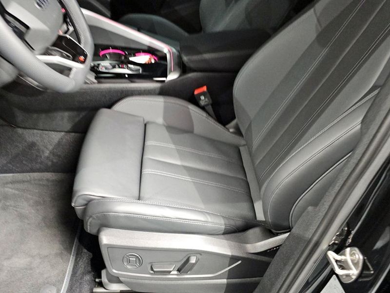 2025 Audi Q5 45 TFSI Quattro S Line Black Ediiton photo 28
