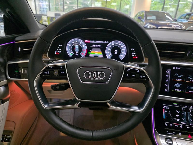 2025 Audi A7 55 TFSI e Quattro Premium photo 13