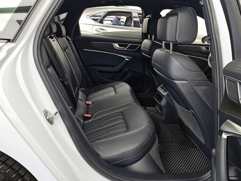 2025 Audi A6 45 TFSI Premium photo 12