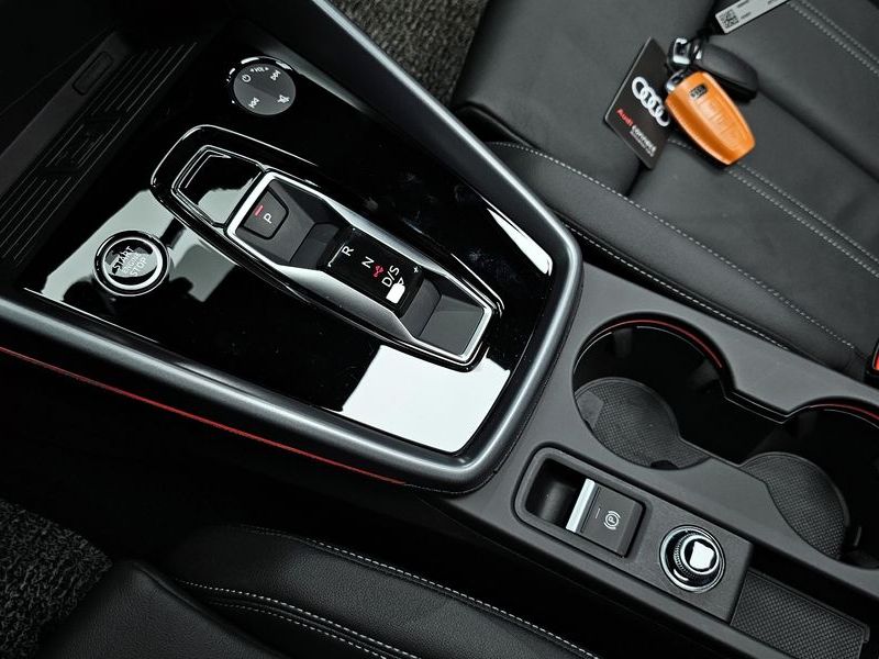 2025 Audi A3 40 TFSI Premium photo 9