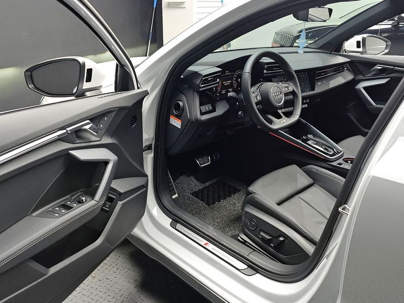 2025 Audi A3 40 TFSI Premium photo 10
