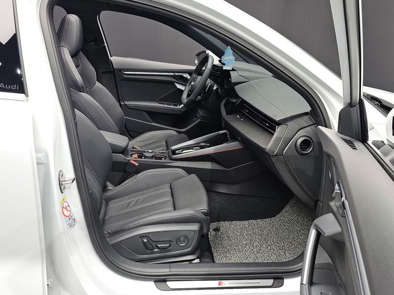 2025 Audi A3 40 TFSI Premium photo 11