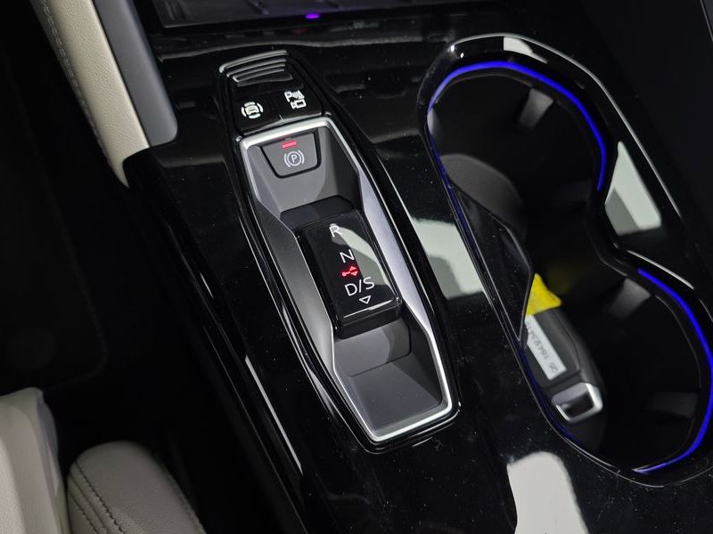2025 Audi Q5 40 TFSI Quiattro Advanced photo 9