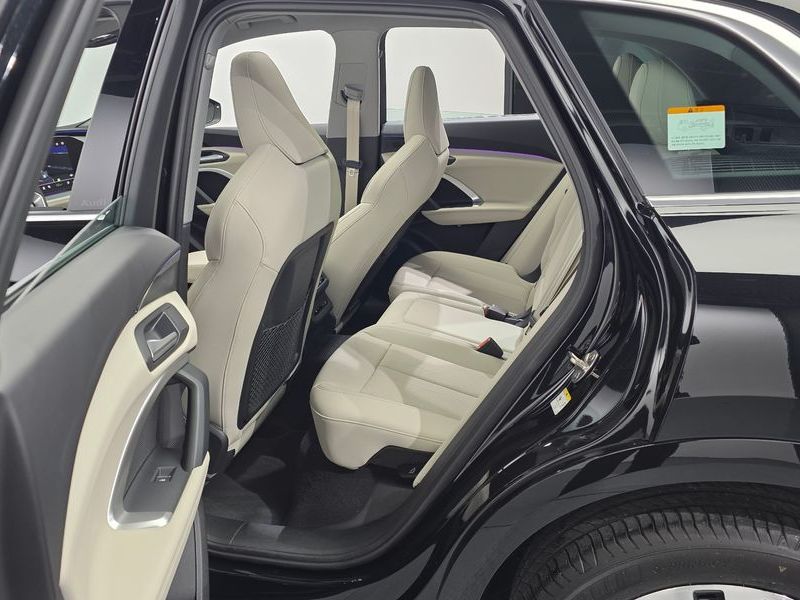 2025 Audi Q5 40 TFSI Quiattro Advanced photo 11