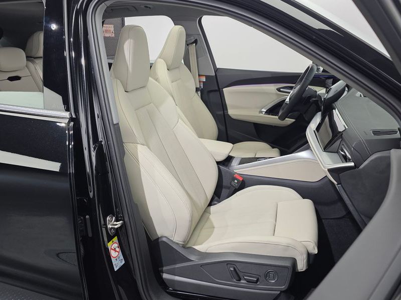 2025 Audi Q5 40 TFSI Quiattro Advanced photo 12