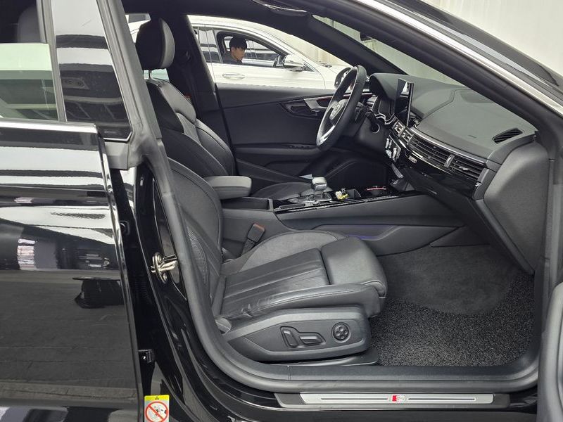 2021 Audi A5 40 TDI Quattro Premium Sportback photo 11