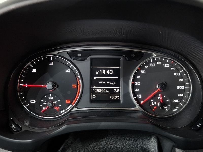 2015 Audi A1 30 TDI Sport photo 8