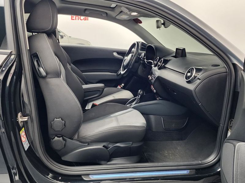 2015 Audi A1 30 TDI Sport photo 11