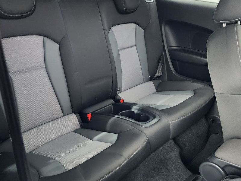 2015 Audi A1 30 TDI Sport photo 12