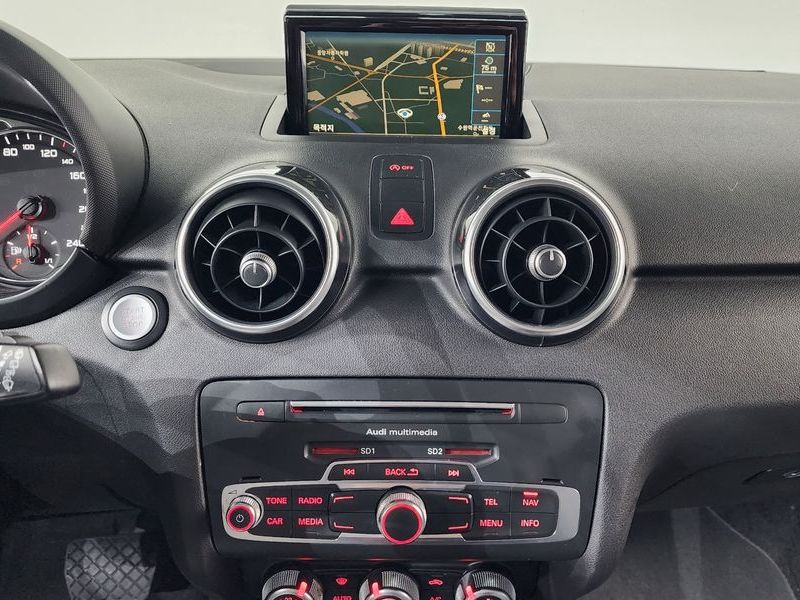 2015 Audi A1 30 TDI Sport photo 14