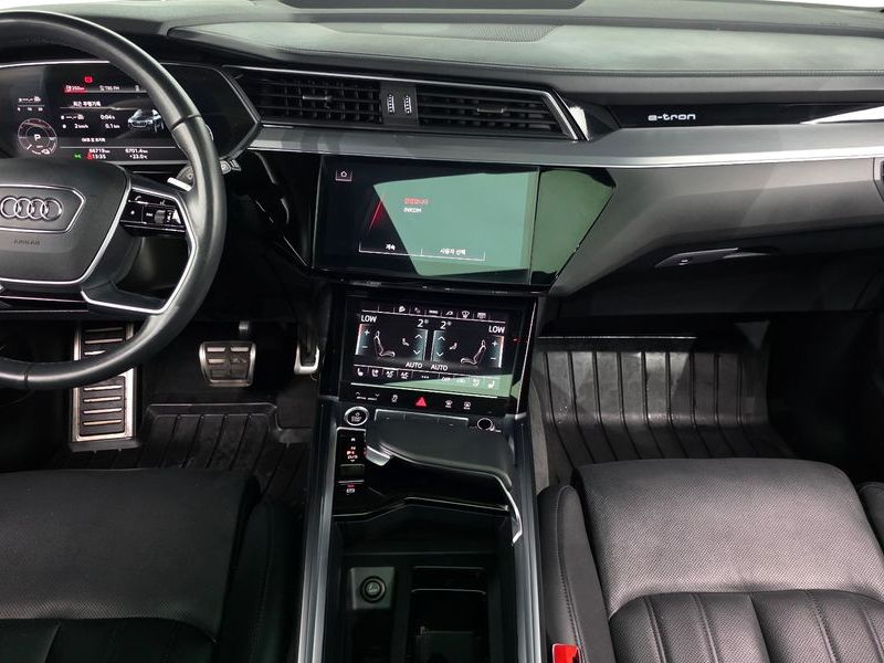 2023 Audi e-tron 55 Quattro photo 7