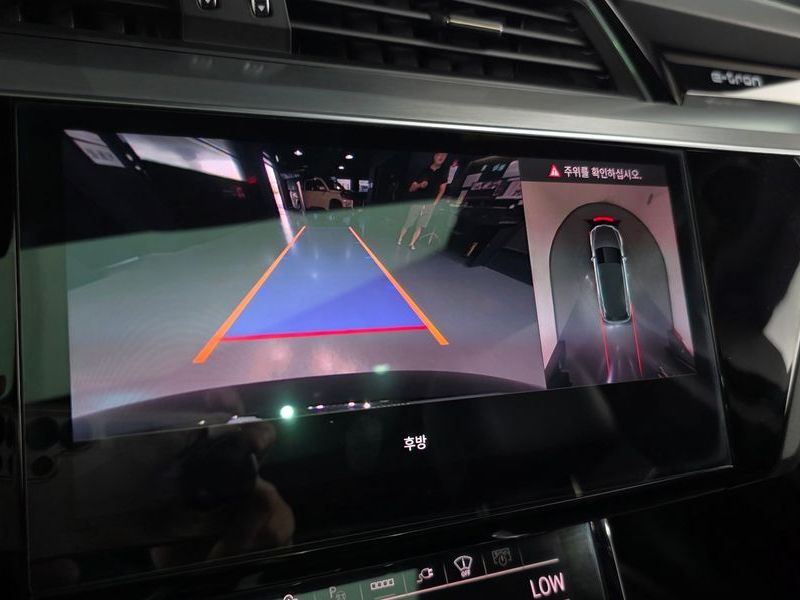 2023 Audi e-tron 55 Quattro photo 15
